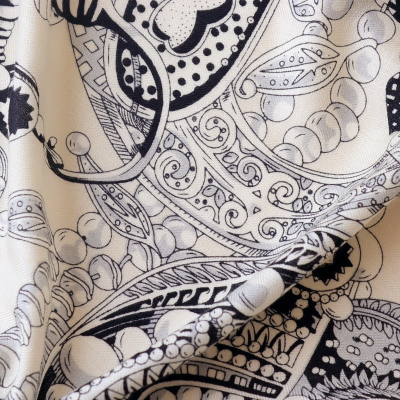 Silk Wool Scarf 135CM Luxury D - đánh giá và giá Winter Clothing Hong Kong